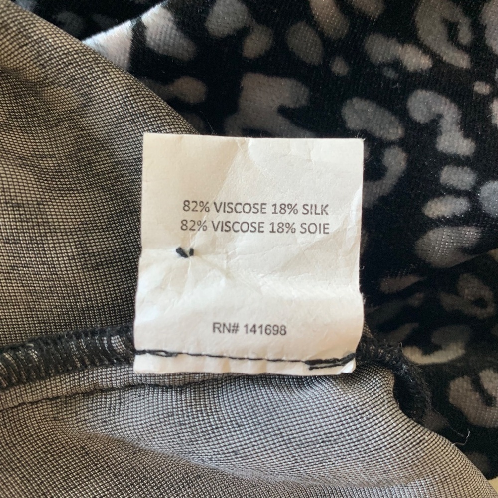 RAMY BROOK Jordyn Velvet Top w/deep-v neckline, Black/Grey Leopard Print Sz XS - Picture 11 of 11